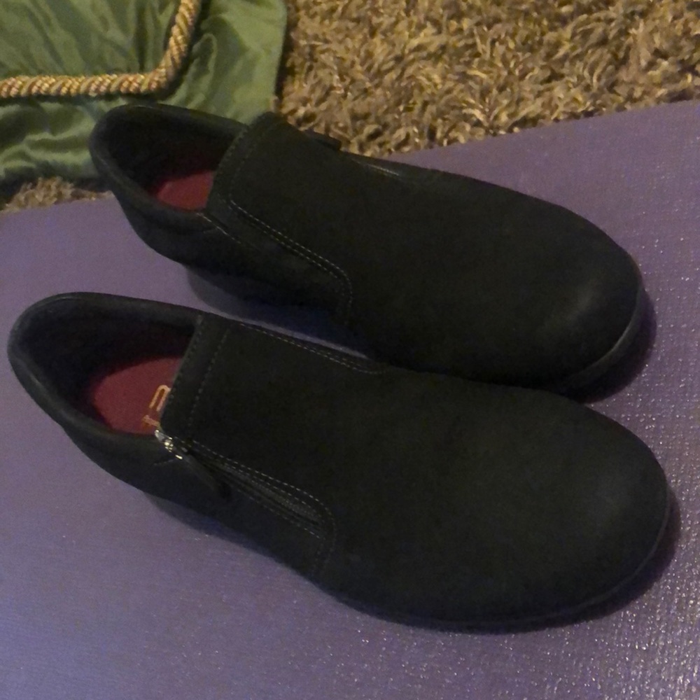 Munro Napoli black leather shoe 8.5 narrow